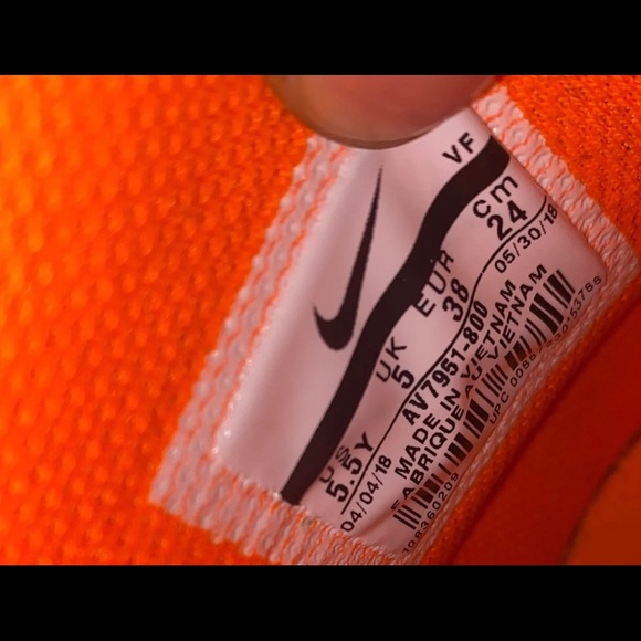 Nike - Picture 7 of 8